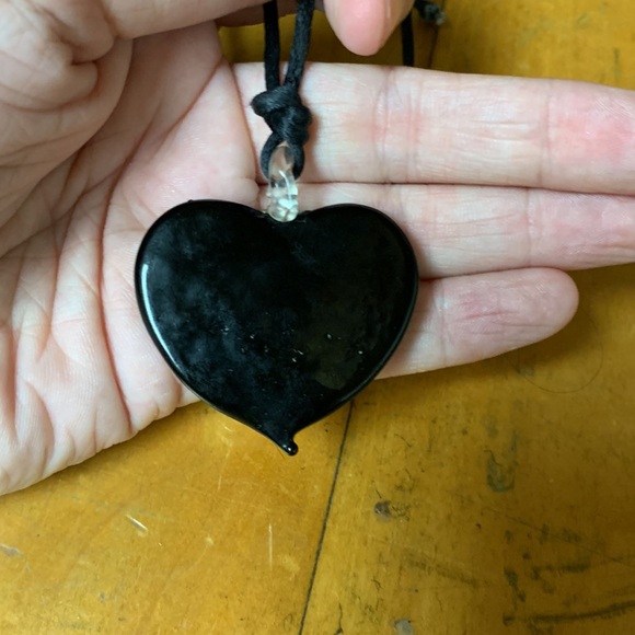 2 Black and Clear glass necklaces - Picture 7 of 7